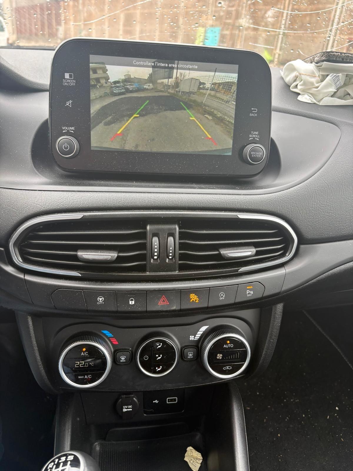 Fiat Tipo 1.6 Mjt 5 porte sinistrata 2024