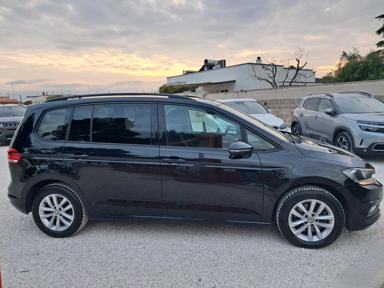 VW Touran 1.6 TDI 115 cv 7 POSTI DSG *NAVY-RADAR-CERCHI*