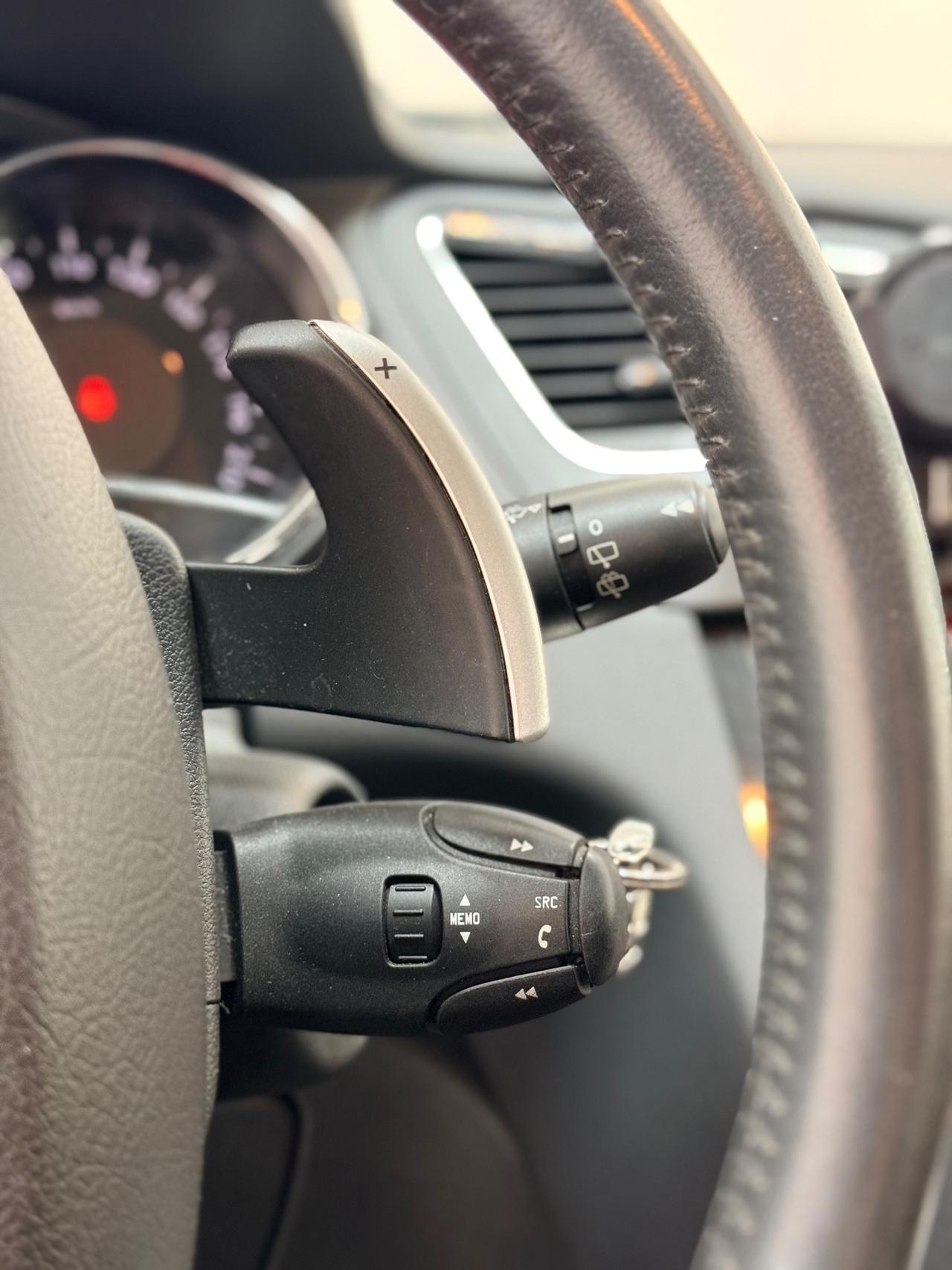 Peugeot 5008 1.6 HDi 112CV cambio robotizzato Féline 05/2011 Euro 5 Neopatentati