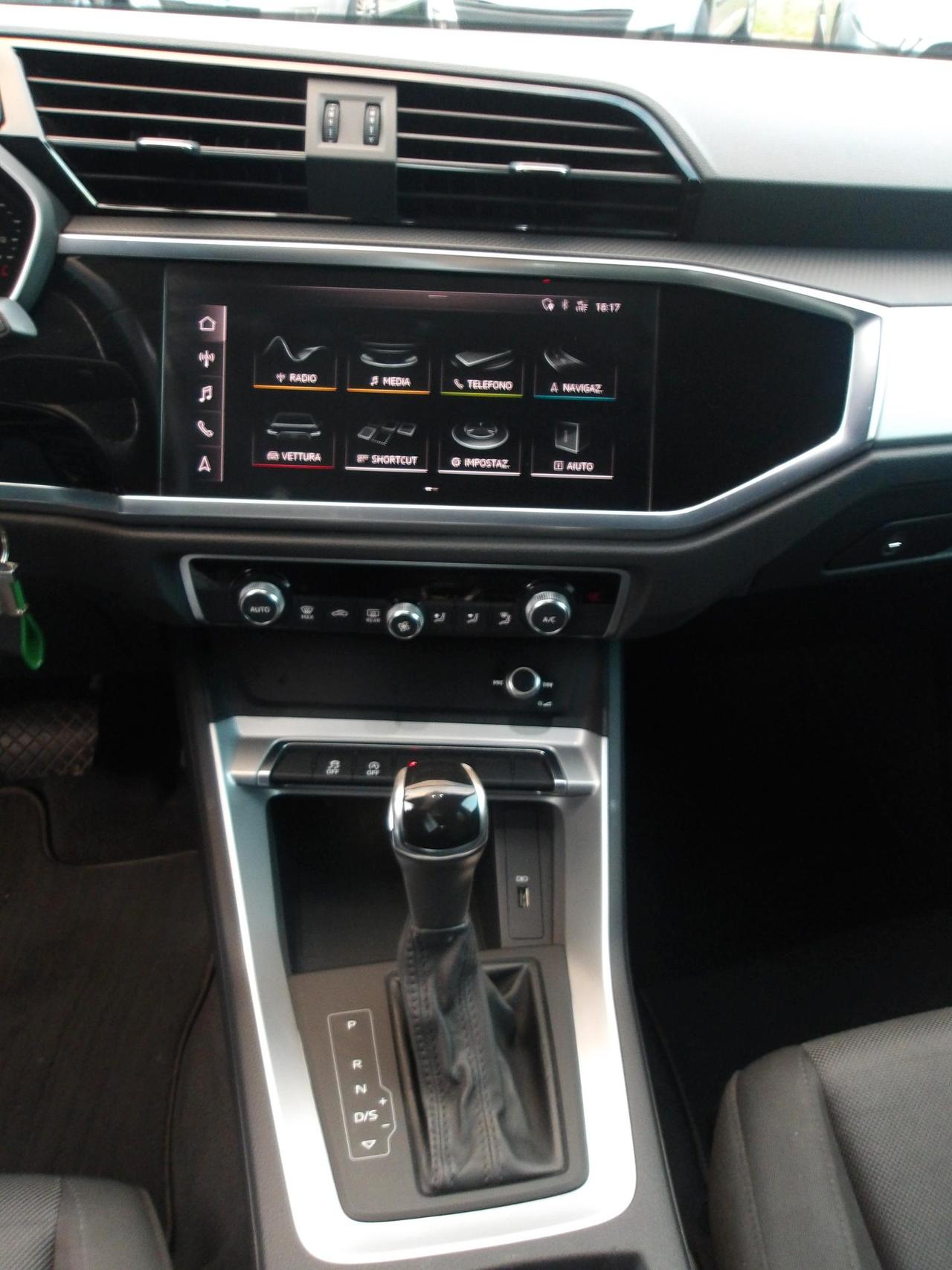 Audi Q3 35 2.0 tdi Business s-tronic