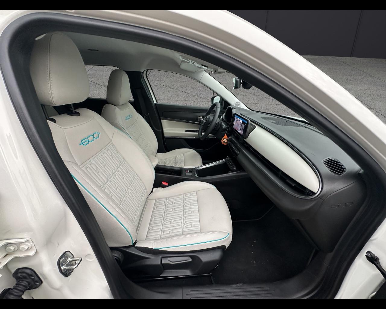 FIAT 600 (2023-->) - 600 Hybrid 136 CV DCT MHEV La Prima