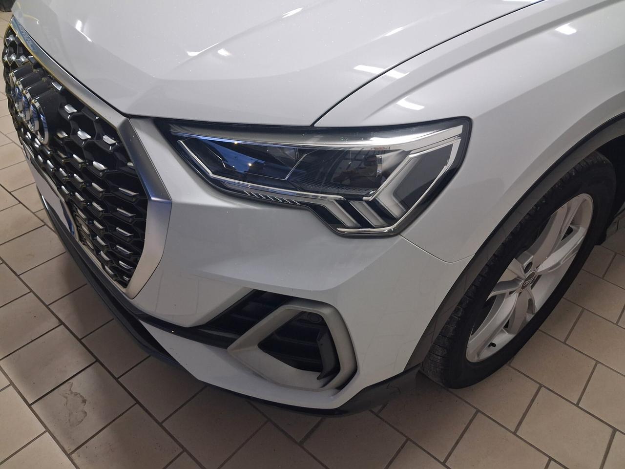 Audi Q3 SPB 35 TDI S tronic line Sportback 2021