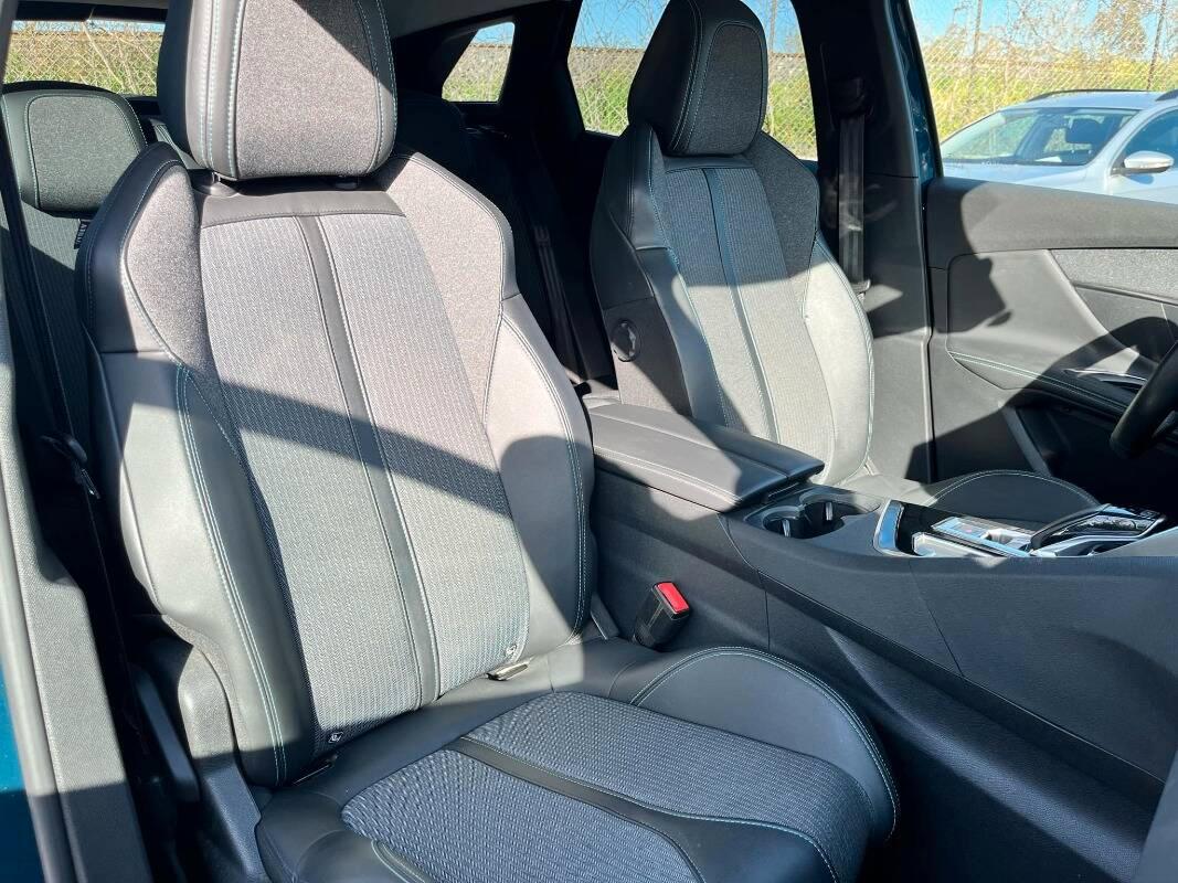 Peugeot 3008 II 1.6 hybrid phev GT Pack 225cv e-eat8