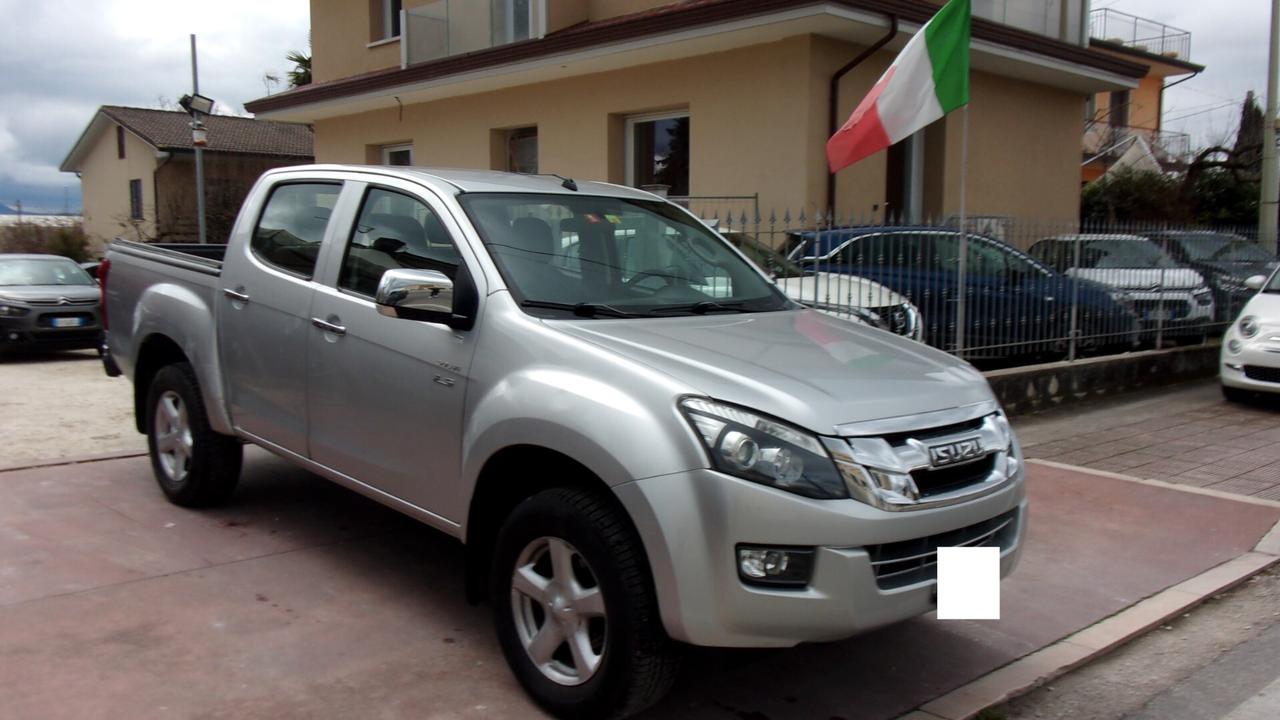 Isuzu D-Max 2.5 Space Cab Solar A/T 4WD