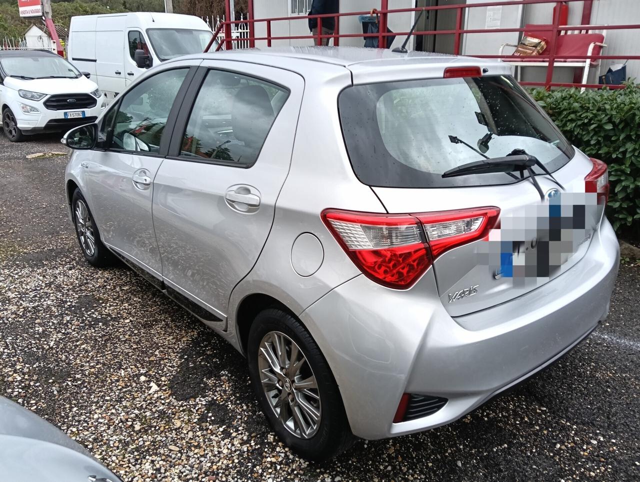Toyota Yaris 1.5 Hybrid Business(prezzo reale)