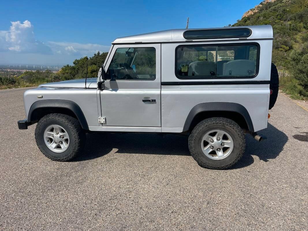 Land Rover Defender 90 SW Land Rover Defender 2.5 td5