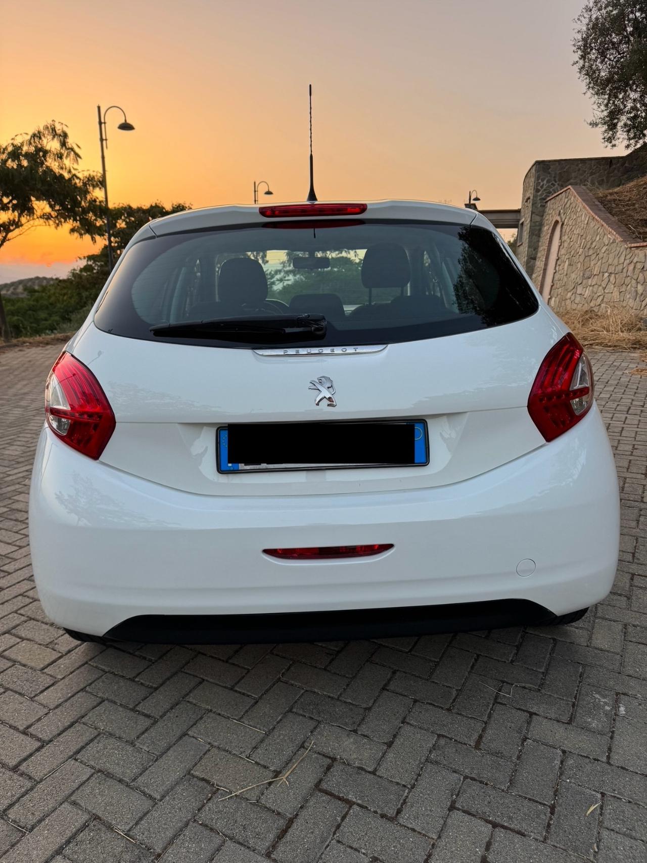 Peugeot 208 1.4 HDi 68Cv Euro6 2015