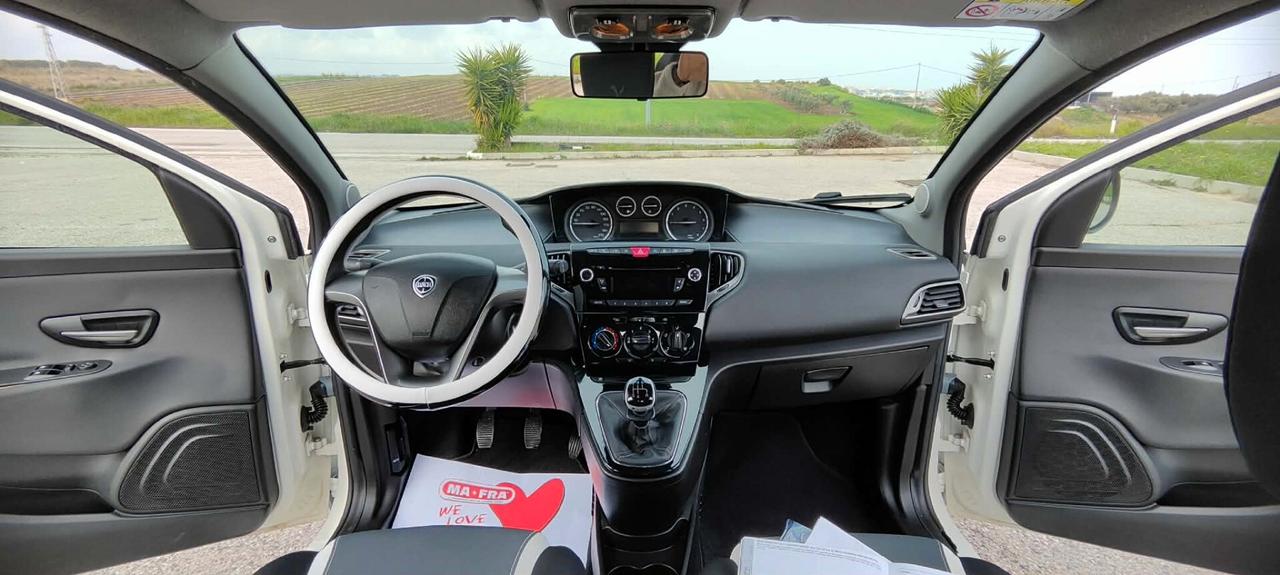 Lancia Ypsilon 0.9 TwinAir 85 CV 5 porte Metano Ecochic Elefantino
