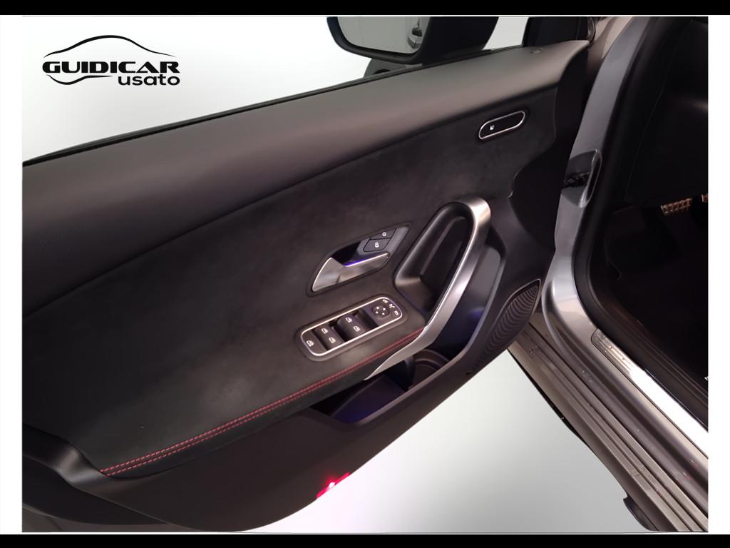 Mercedes-Benz Classe A - W177 2018 - A 220 d Premium 4matic auto