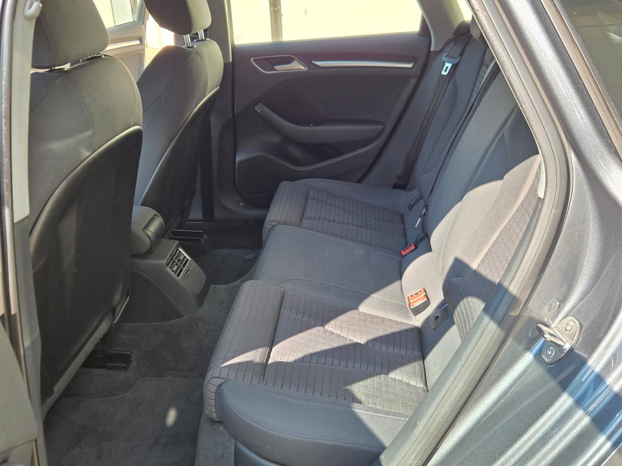 Audi A3 Sedan 1.6 TDI 116 CV Sport