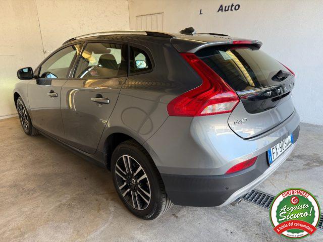 VOLVO V40 Cross Country D2 Geartronic Style Plus