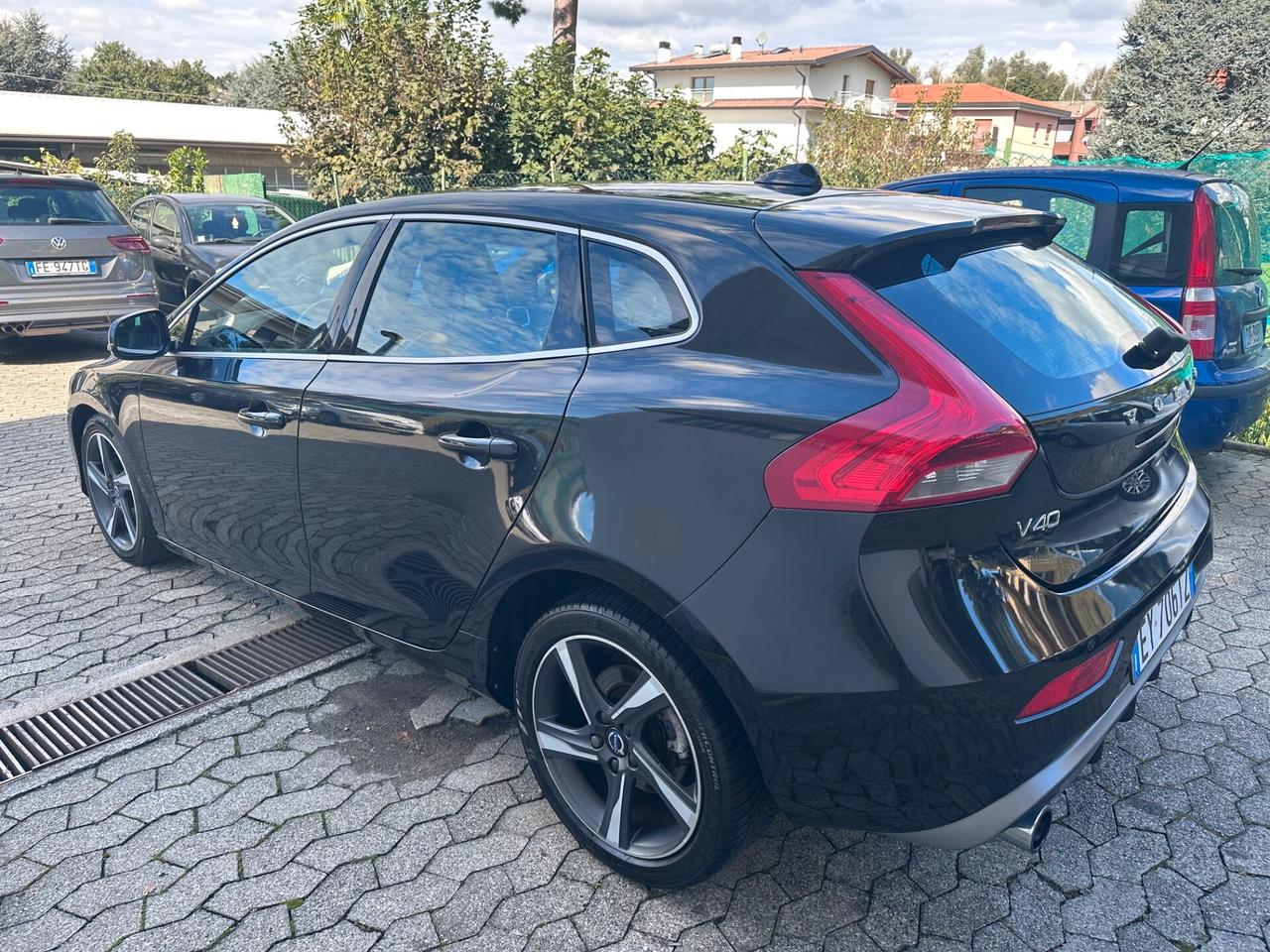 Volvo V40 D2 R-design Momentum