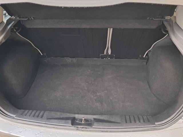 FORD Fiesta 1.4 16V 5p. Ghia ok neopatentati