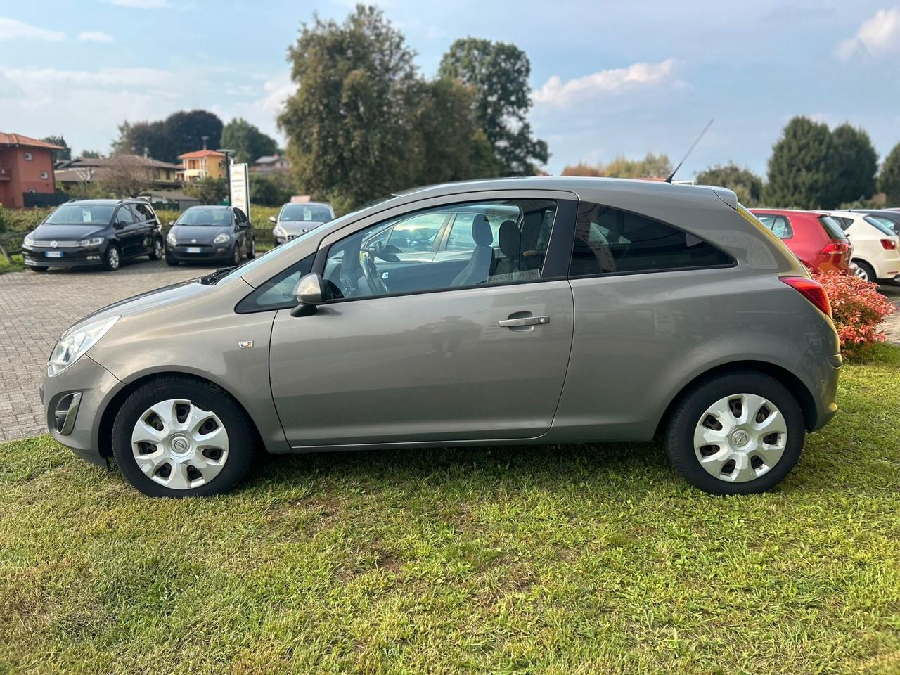 Opel Corsa 1.2 3 porte b-color 99.000KM