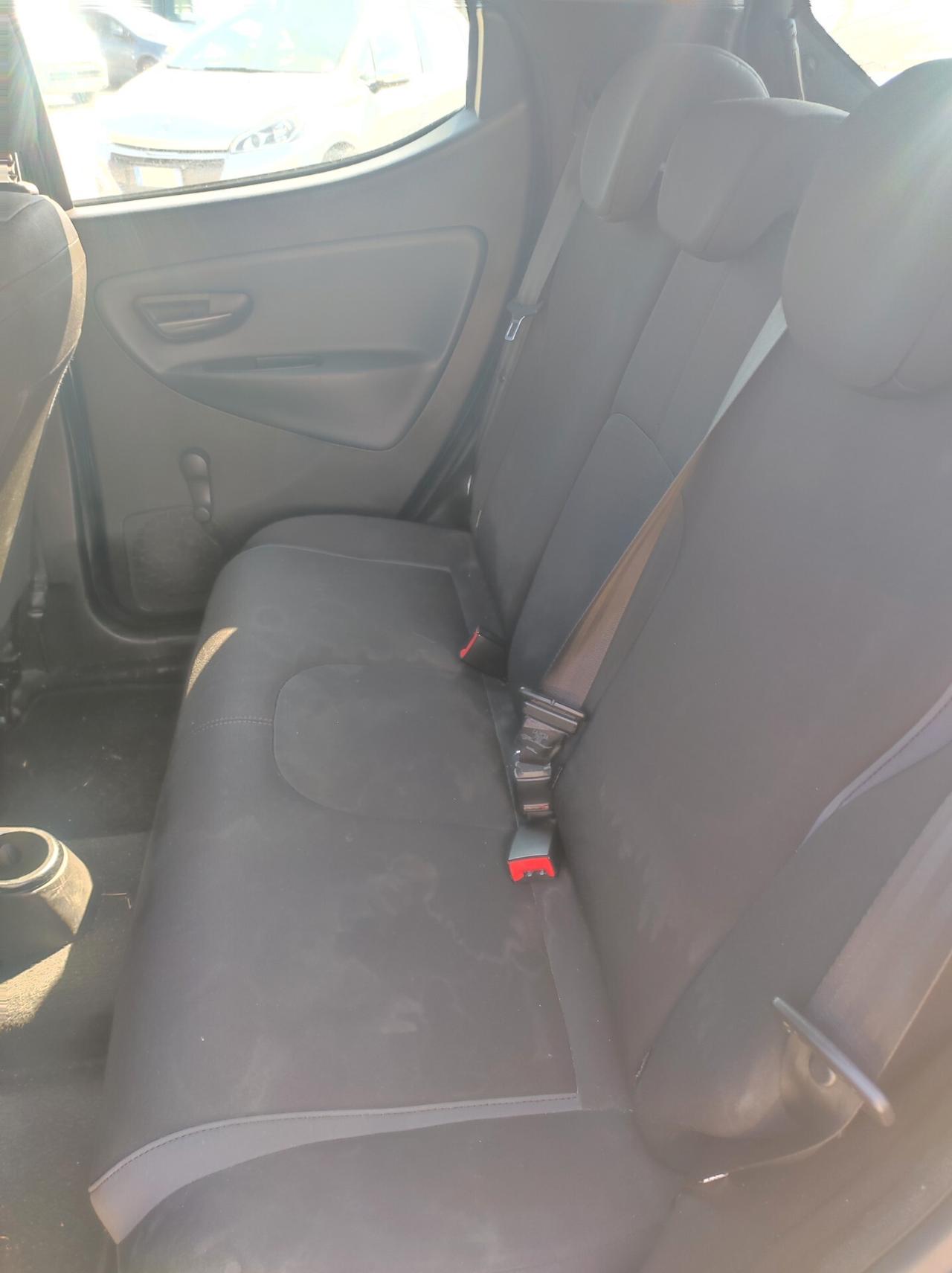 Lancia Ypsilon 1.2 69 CV 5 porte GPL Ecochic Silver