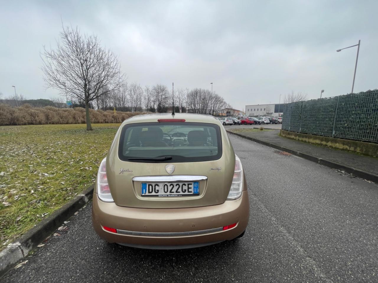 Lancia Ypsilon 1.3 MJT 90 CV Blue&Me