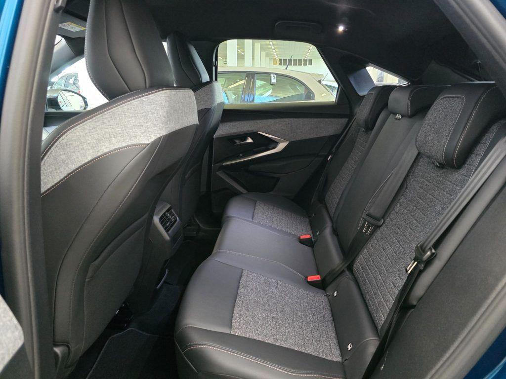 Peugeot 3008 Hybrid 145CV e-DCS6 Allure