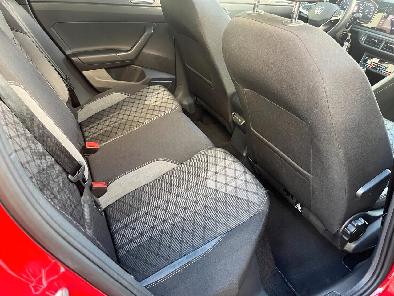 Volkswagen Taigo 1.0 TSI 115 CV DSG R-Line**km 35649**08/2024