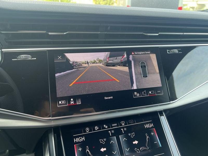 Audi Q8 50 TDI 210kW quattro tip. S Line Edition 286cv