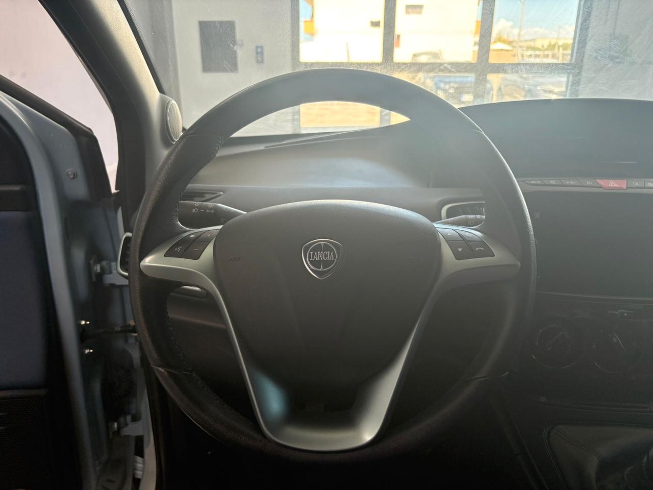 Lancia Ypsilon 1.0 FireFly 5 porte S&S Hybrid Gold Plus