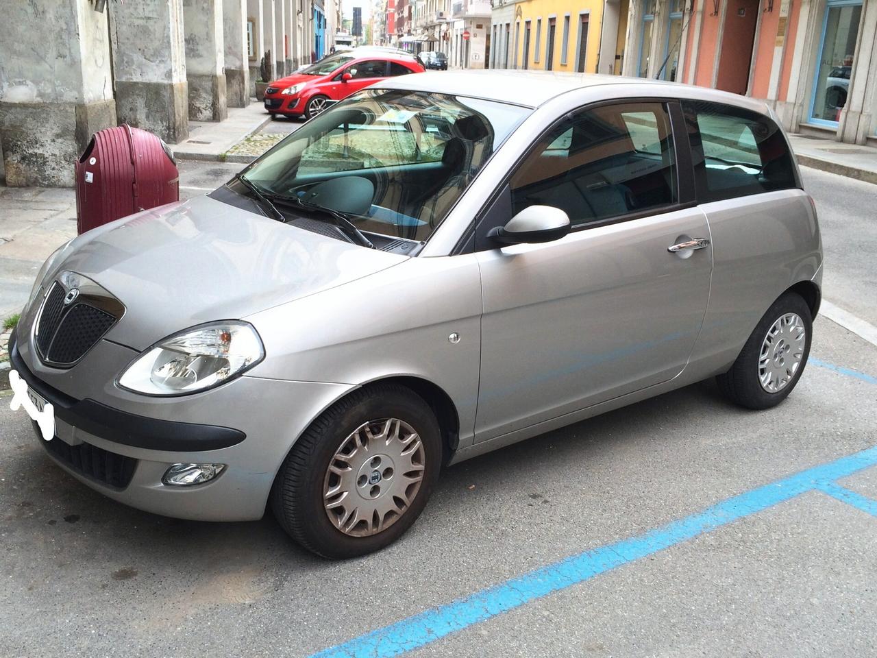 Lancia Ypsilon 1.2 16V Argento