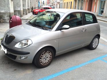 Lancia Ypsilon 1.2 16V Argento