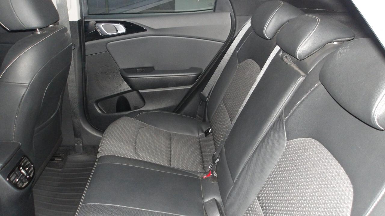 KIA XCEED 1.6 HYBRID-AUTO-RETROC-PREZZO PROMO!