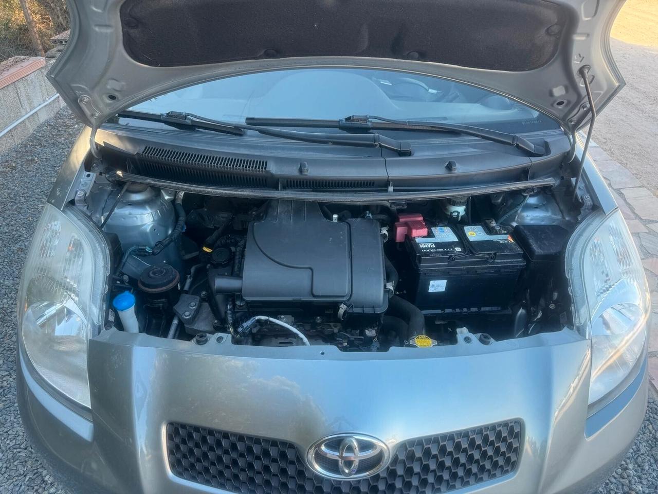 Toyota Yaris 1.0 5 porte