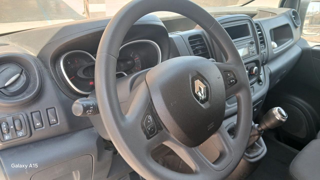 Renault Trafic T29 2.0 DCI 6 POSTI IVATO