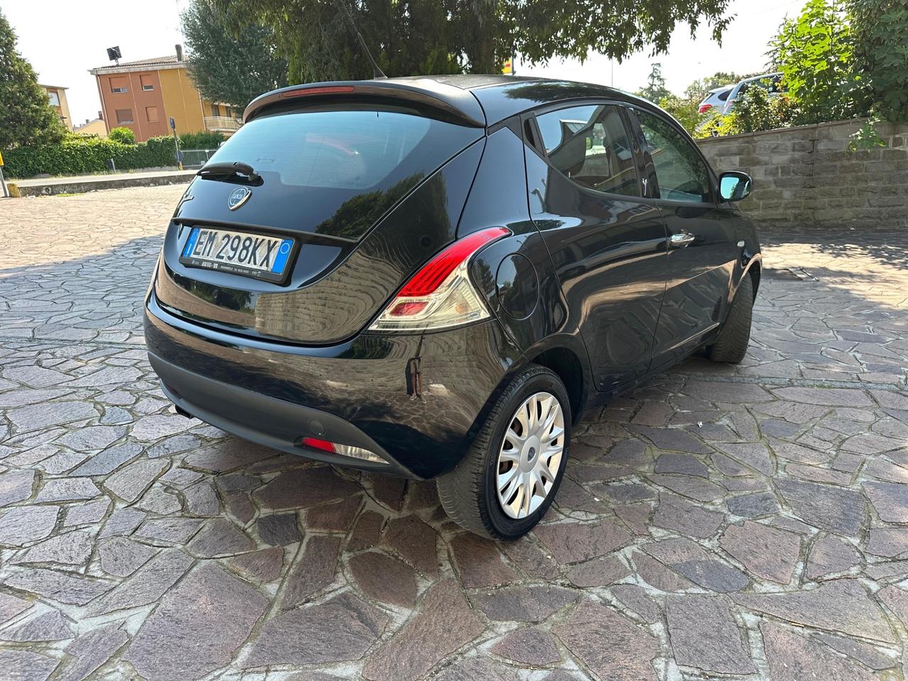 Lancia Ypsilon 1.2 69 CV 5 porte S&S Gold neopatentati