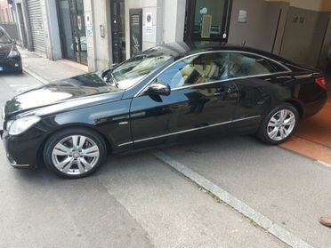 Mercedes-benz E 350 CGI Coupé BlueEFFICIENCY Avantgarde