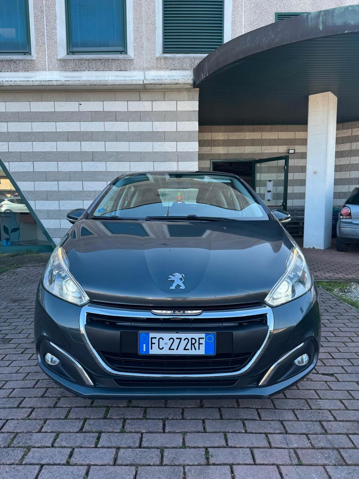 Peugeot 208 PureTech 82 5 porte Allure