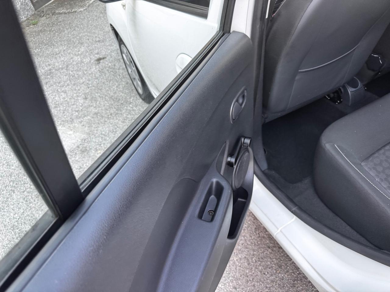 Dacia Sandero 1.2 75CV GPL neopatentato
