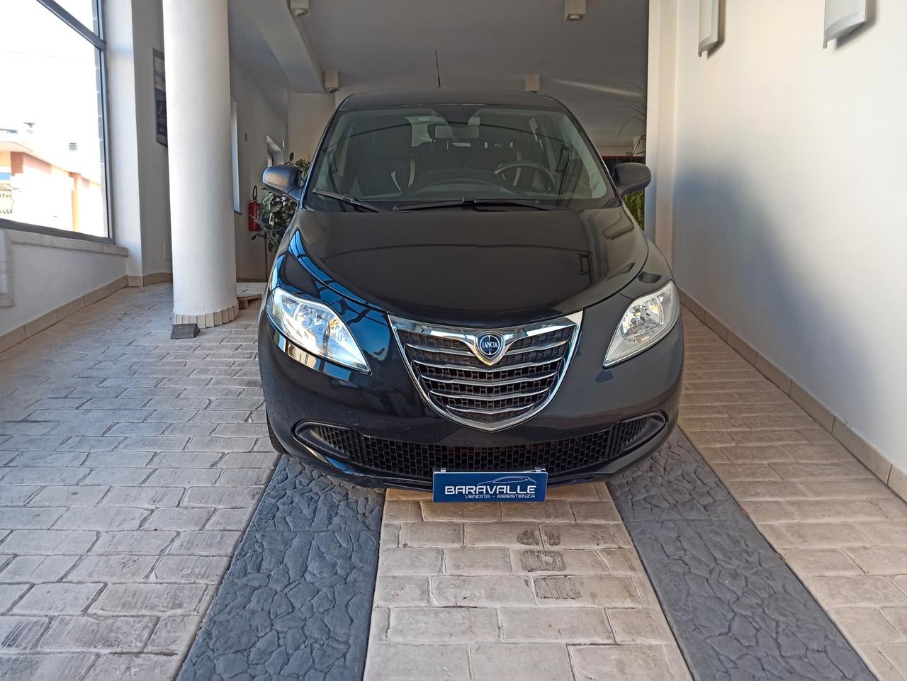 Lancia Ypsilon 1.2 69 CV 5 porte S&S Silver