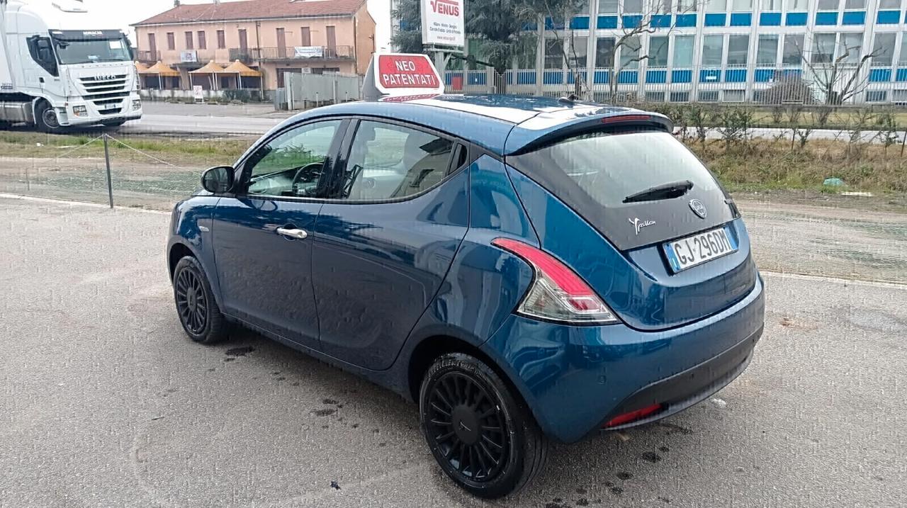 Lancia Ypsilon 1.0 FireFly 5 porte S&S Hybrid Silver Plus *PREZZO REALE*