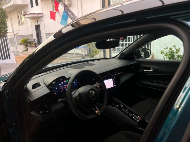 ALFA ROMEO Junior 156 CV BEV Intensa da e229,00 mensili