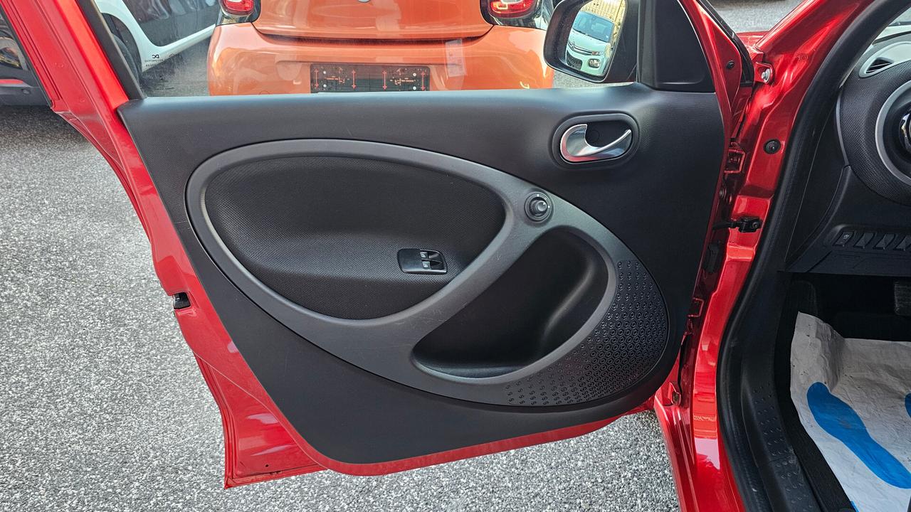 Smart ForFour 90 0.9 Turbo twinamic Prime NAV ANDROID TAGL UFF RETROCAMERA