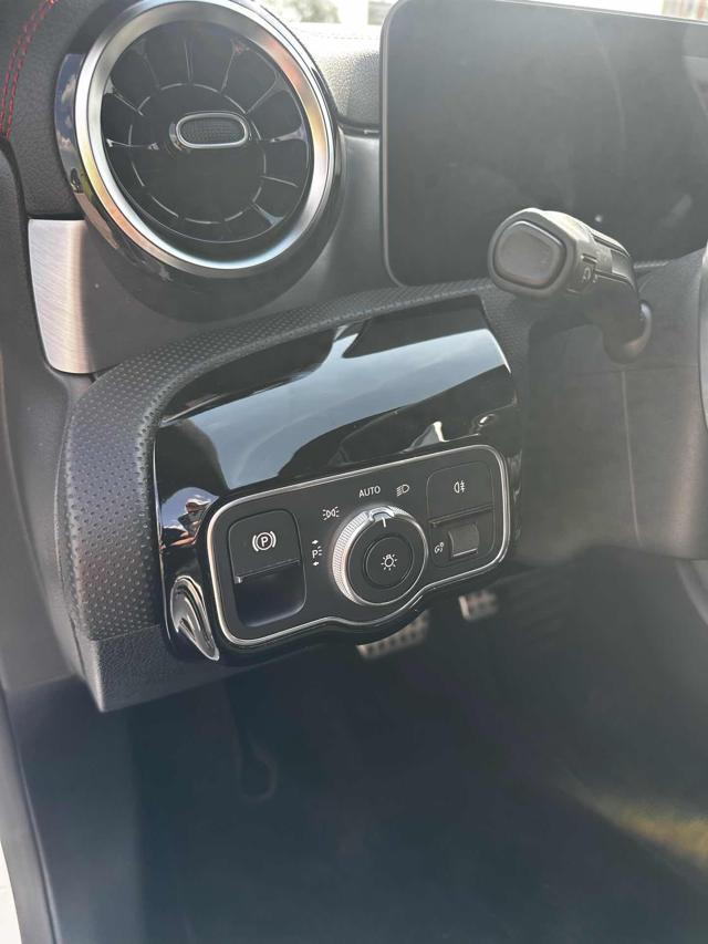 MERCEDES-BENZ CLA 180 d Automatic Premium OK NEOPATENTATO