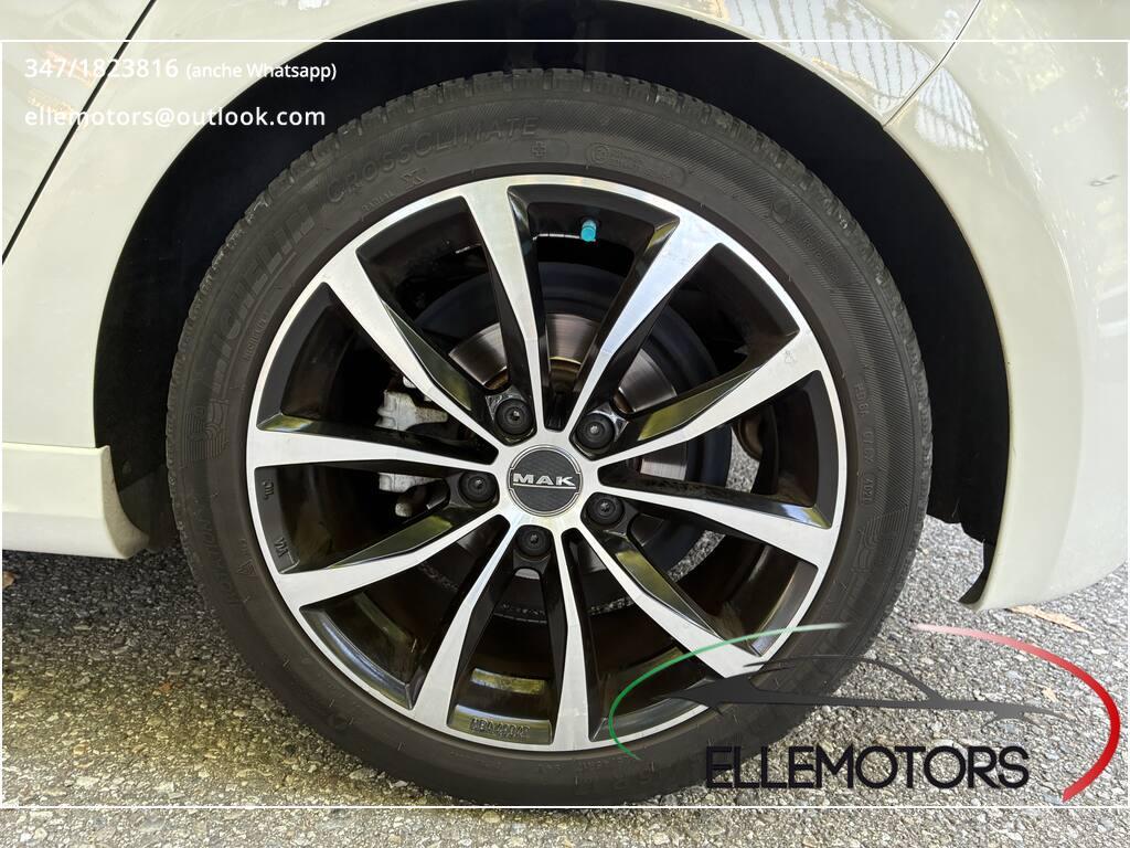 Volkswagen Golf VI 2008 VOLKSWAGEN GOLF 1.6 TDI COMFORTLINE UNICO PROP. NAVI LED PDC
