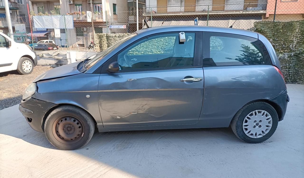 Lancia Ypsilon 1.3 Multijet FERMO AMMINISTRATIVO ZAMPOGNAUTO