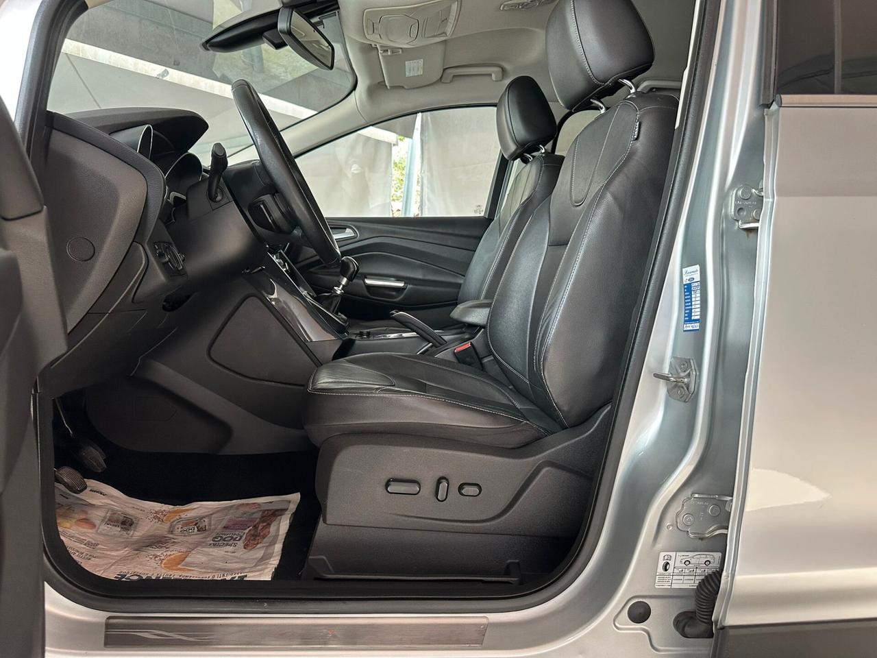 Ford Kuga 2.0 TDCI 140 CV 4WD Titanium