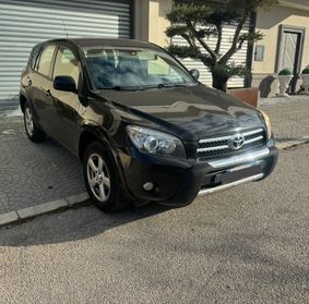 TOYOTA RAV 4 2.2 D-4D 177 CV Luxury