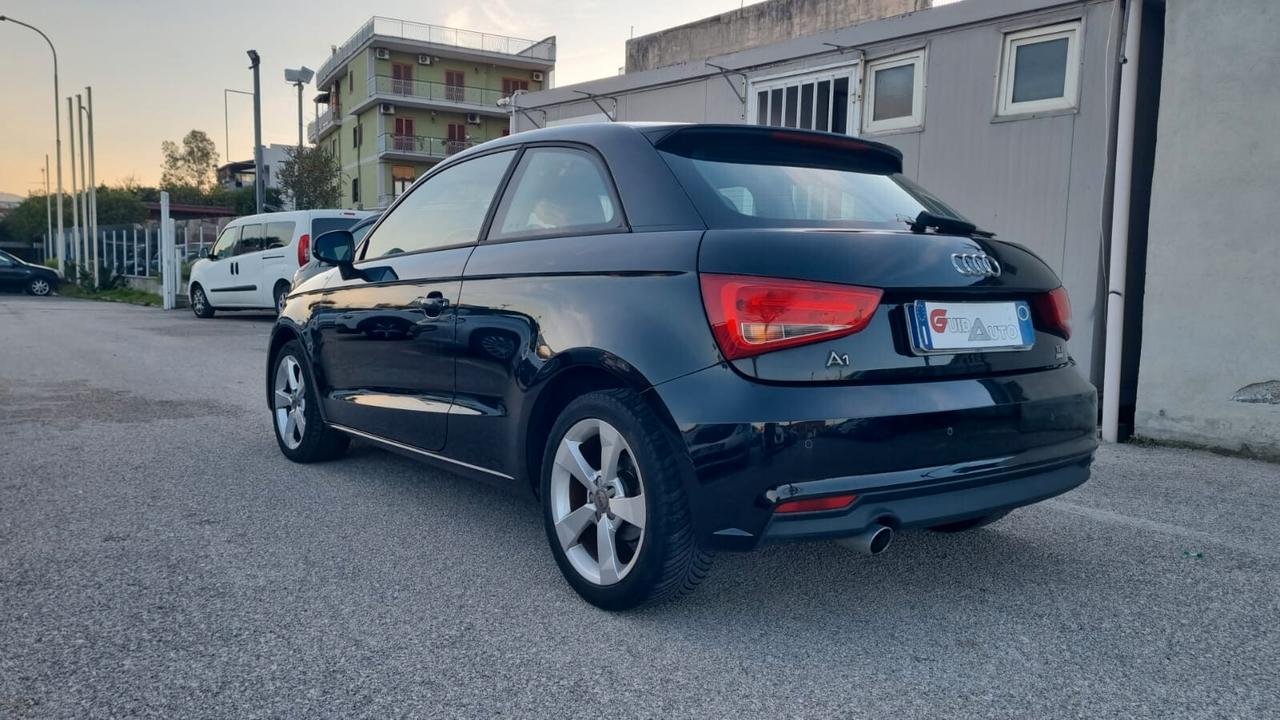 Audi A1 1.4 TDI Admired-90CV-66KW