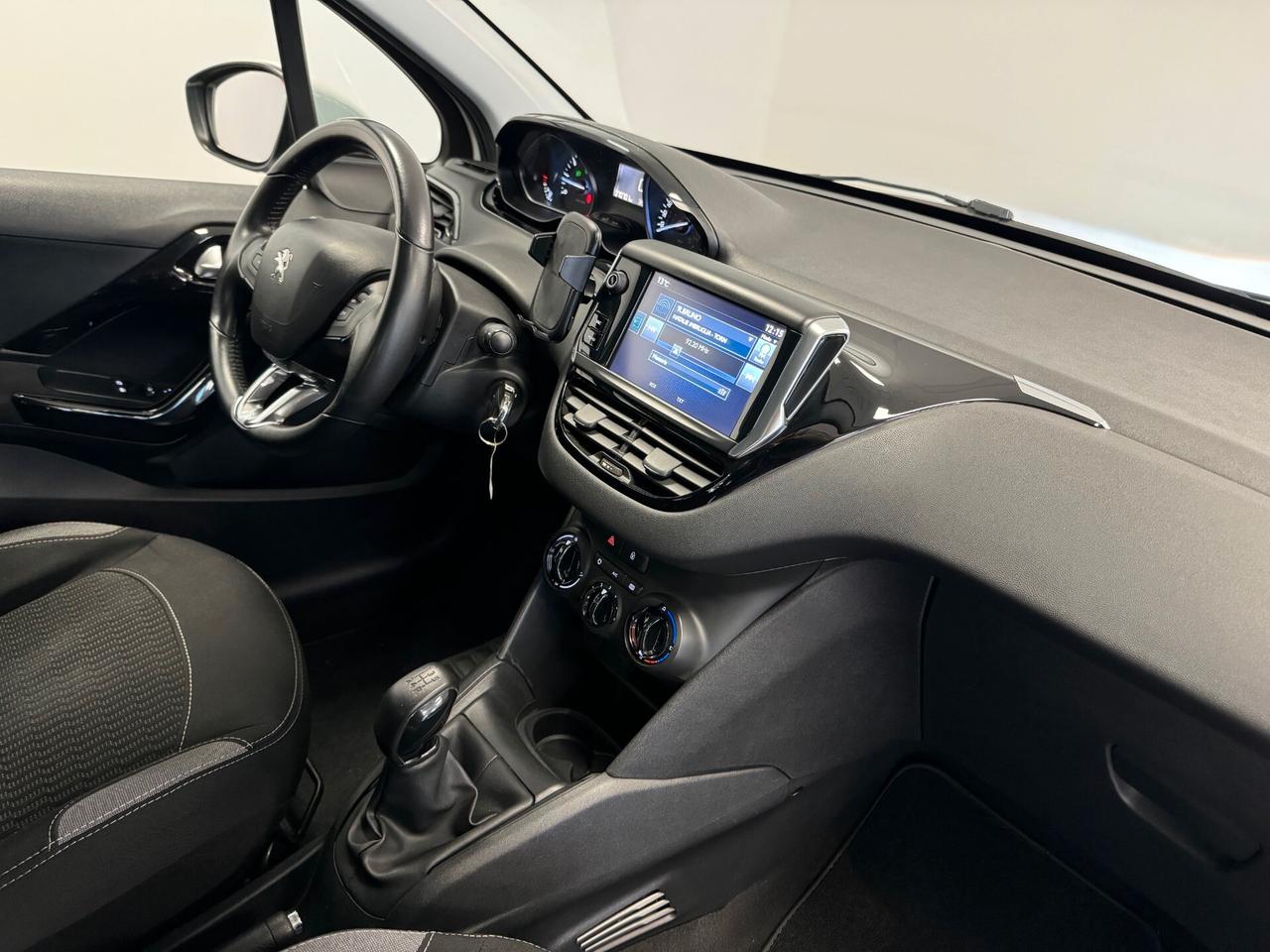 Peugeot 208 PureTech 82 5 porte Active NEOPATENTATI UNIPROP.