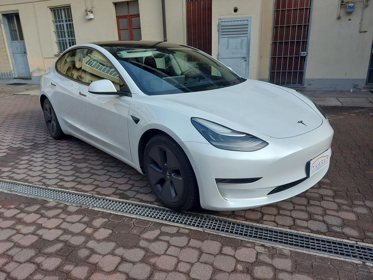 Tesla Model 3 Long Range awd 580 km autonomia