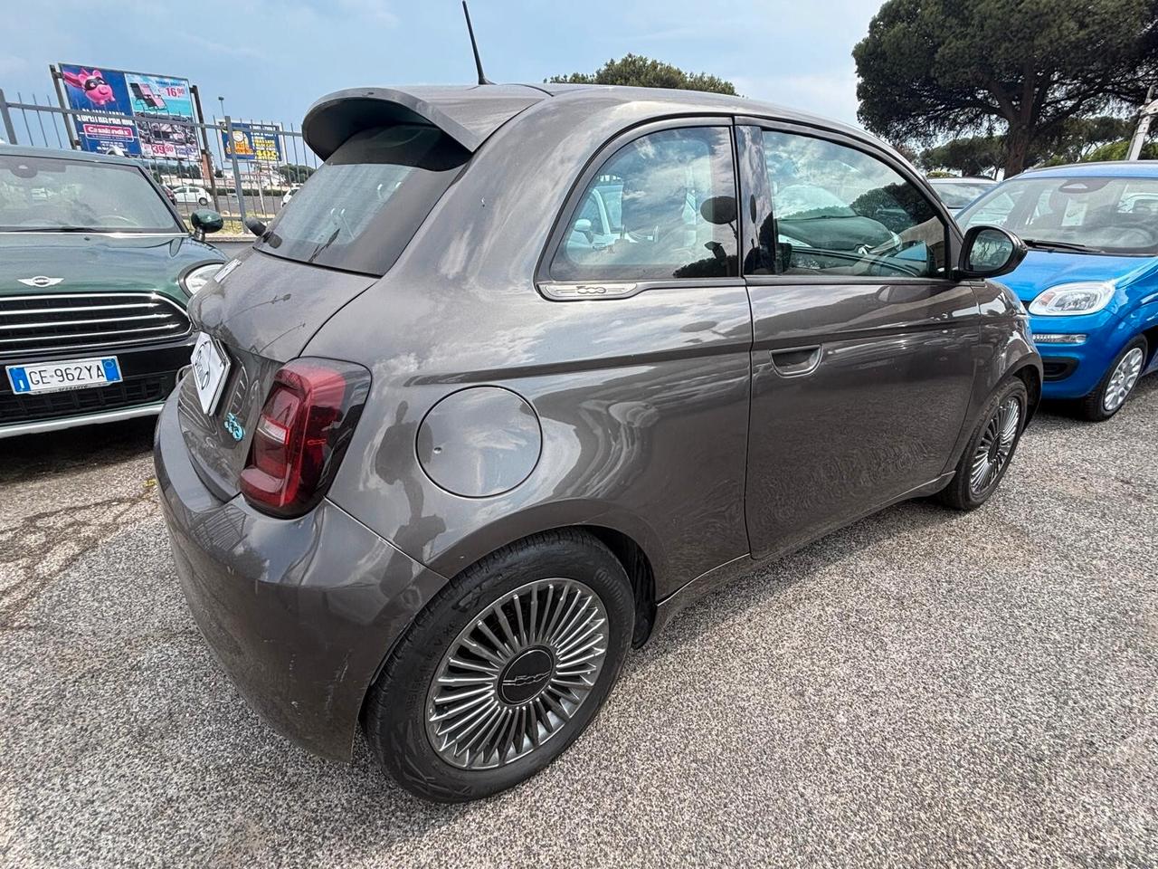 Fiat 500 500e Berlina 42 kWh La Prima