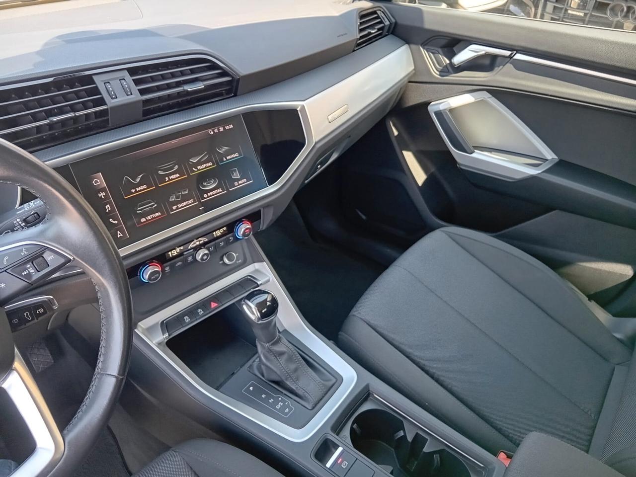 Audi Q3 35 TDI S tronic Business