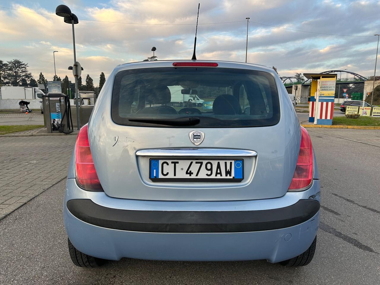 Lancia Ypsilon 1.2 BENZINA NEOPATENTATI CON FRIZIONE NUOVA