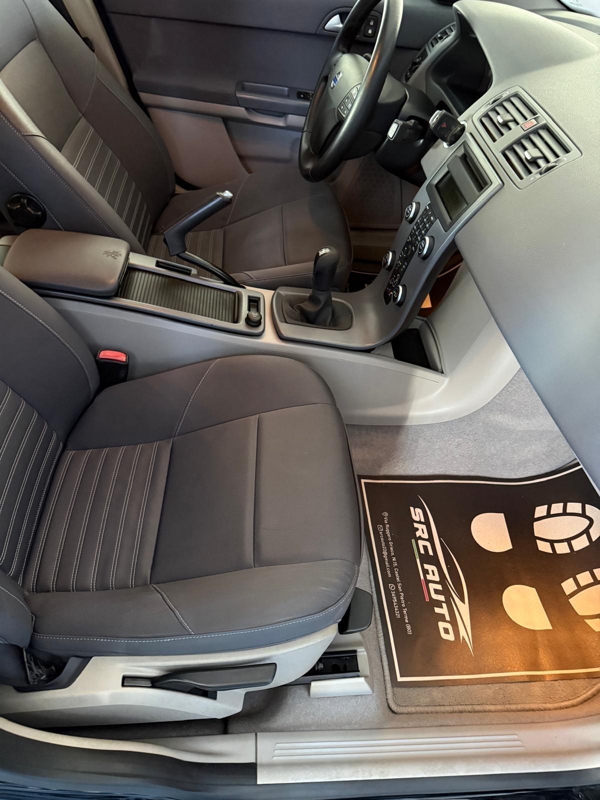 Volvo V50 D4 R-design