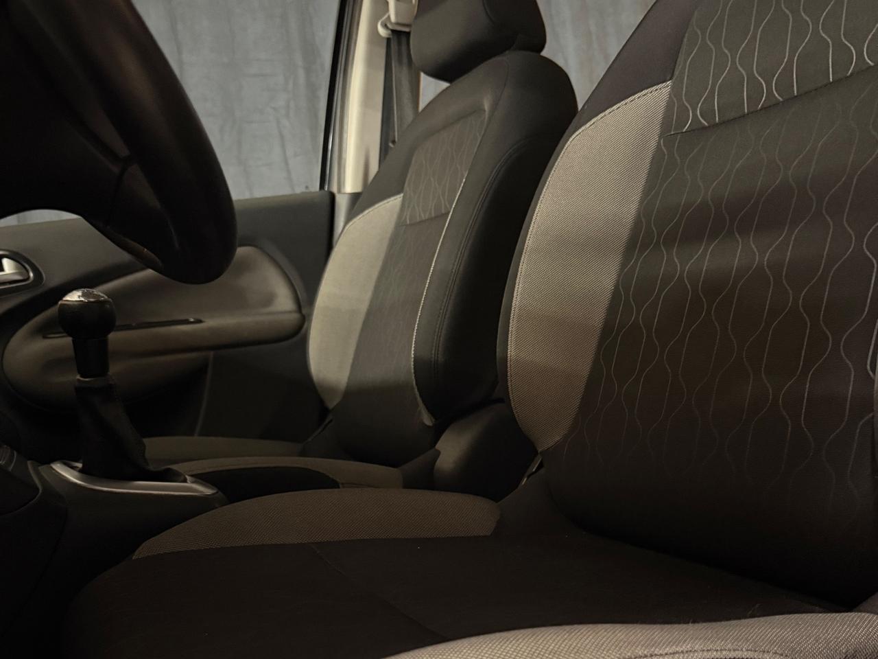 MERAVIGLIOSA CITROËN C3 PICASSO ADATTA A NEOPATENTATI